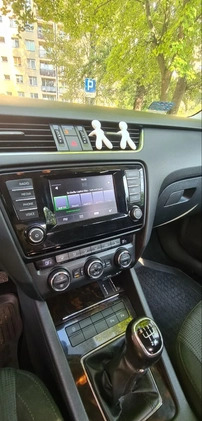 Skoda Octavia cena 33500 przebieg: 213000, rok produkcji 2015 z Gliwice małe 211